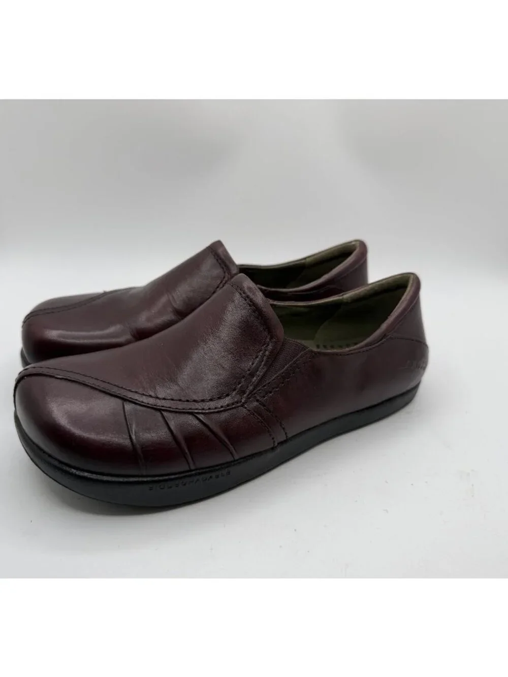 Earth Origins Loafers Women Size 5B Leather Plum Preppy Minimalist Work Shoes
